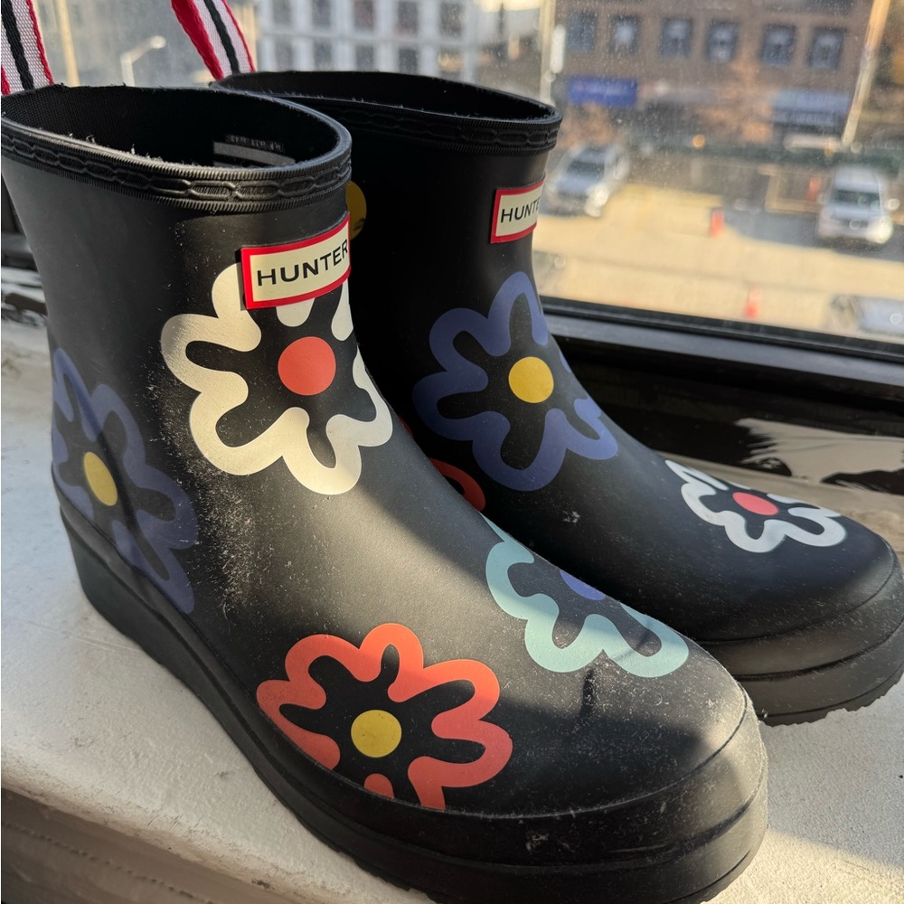 Hunter boots in flower print
